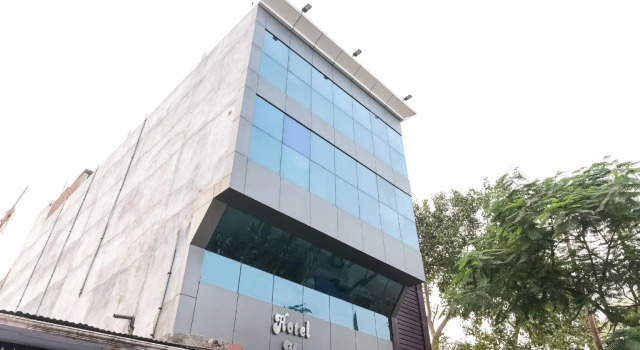Capital O 66652 Hotel Manokamal, Забронировать Отель Орай штат Уттар-Прадеш