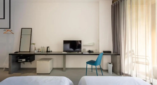Двухместный номер Standard с видом на бассейн Reno hotel
