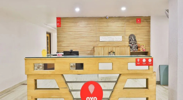 OYO 2252 Hotel Mukund, Book Hotel Hoteller i Bodakdev med parkering, Parkering