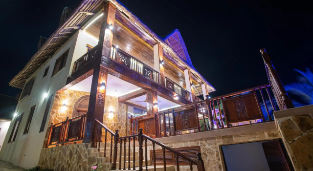 Cast Away Residence, Забронировать Отель Отели Понгве с бассейном, Бассейн