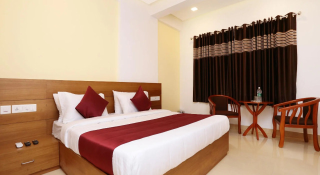 OYO 10547 Hotel Ayodhya Residency, Забронировать Отель Отели штата Кералы 3 звезды, 3*