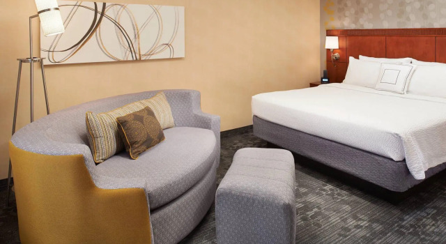 Courtyard Chicago Deerfield, Забронировать Отель Отели Иллинойс 3 звезды, 3*