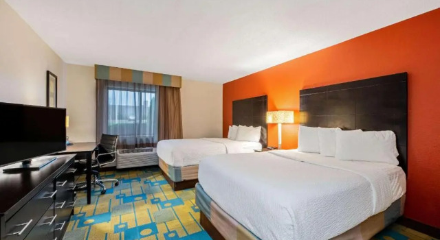 Четырёхместный номер Standard La Quinta by Wyndham Mansfield OH