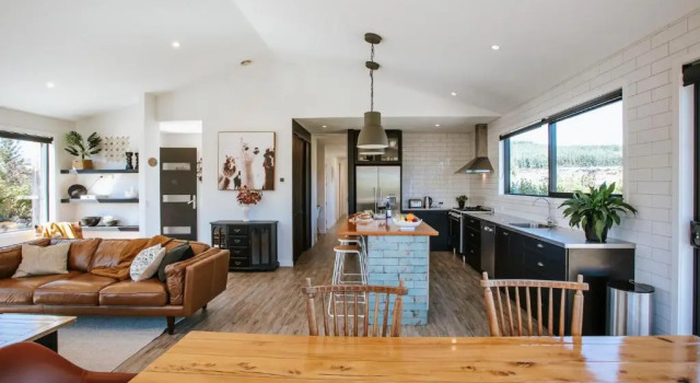 Minaret Ridge - Sleeps 8 - Mountain Views