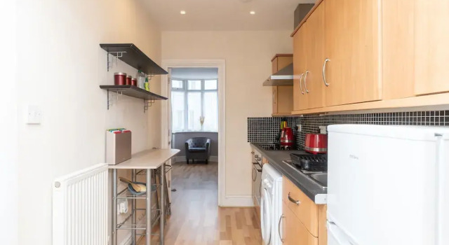 Апартаменты Spacious 2 Bed Southville Flat Near Harbourside