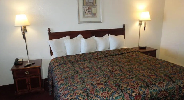 Days Inn Riverton, Varaa Hotelli  