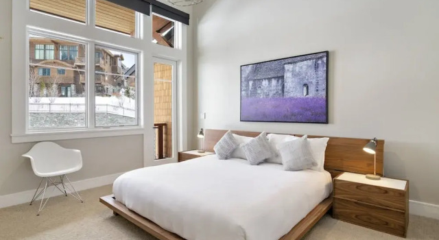 4BR Sterling Spruce Peak, Varaa Lomakoti Hotellit New England uima-altaalla, Uima-allas