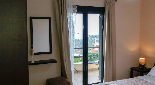 Elina's House, Rezervovat Hotel Hotely v Corinthia Regional Unit s parkováním, Parkování