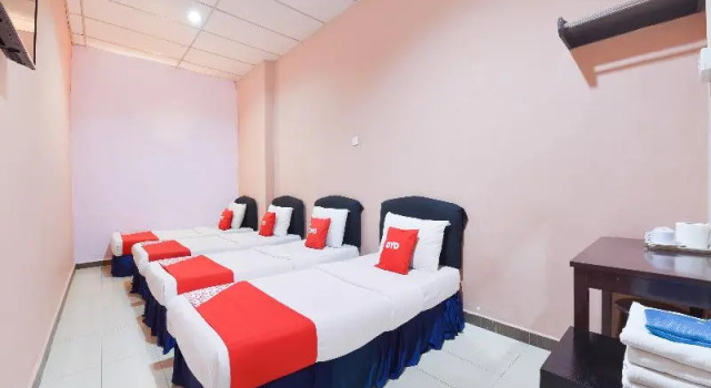 Четырёхместный люкс Hotel O Destiny Riverside Hotel