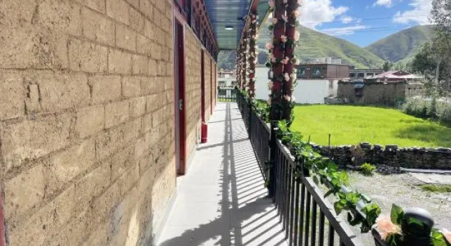 Xinduqiao Town Fenglinxi Boutique Homestay, Varaa Boutique-hotelli Hotellit Sichuan pysäköinnillä, Pysäköinti