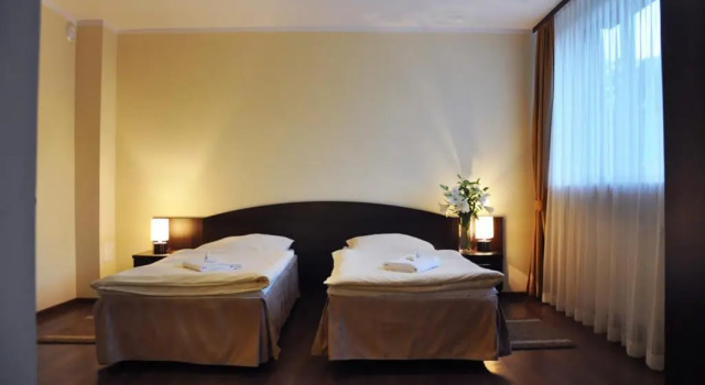 Hotel Pojezierze, Забронировать Отель Отели Щецинек 3 звезды, рядом с Железнодорожный вокзал Щецинека, 3*