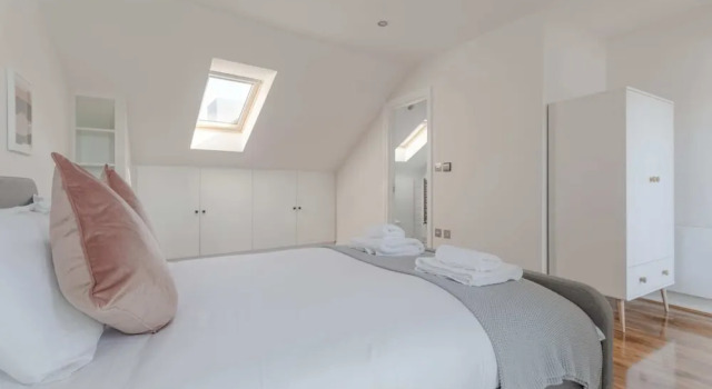 Stunning 3 Bedroom 2 Bath in Fantastic Location