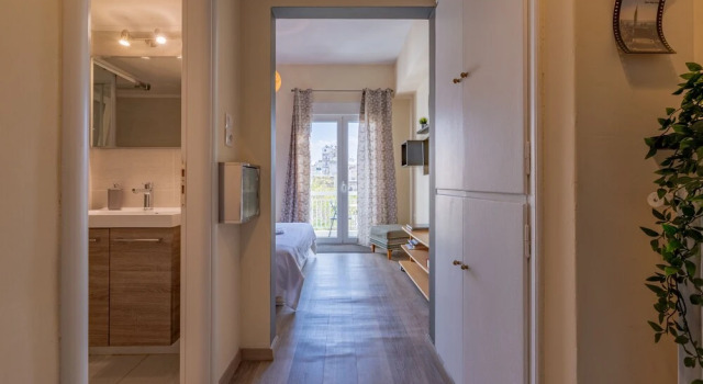 Renovated 3rd Floor Appartment
