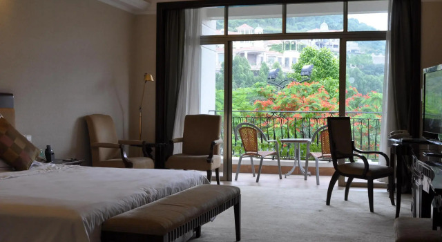 Номер Deluxe Guangzhou Phoenix City Hotel