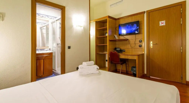 Двухместный номер Budget Negresco Gran Via