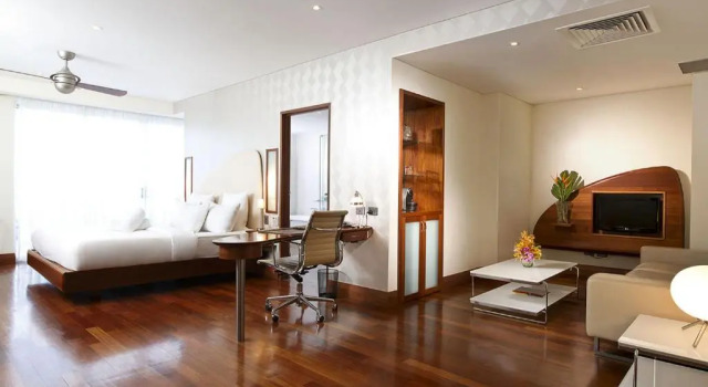 Полулюкс Airways Hotel
