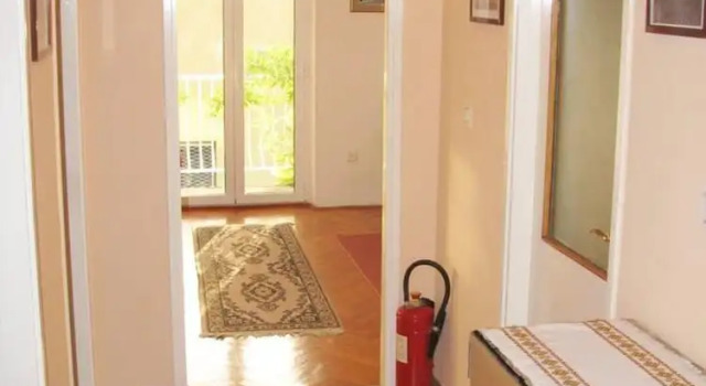 Коттедж Waterfront Apartment Family Friendly, Ground Level