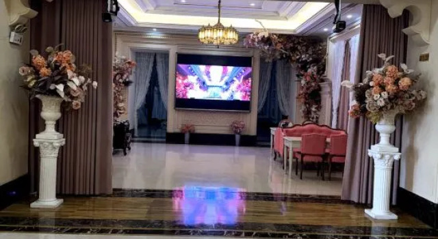 Zhongya International Hotel, Book Hotel Hotels in Xinjiang with Parking, Parking