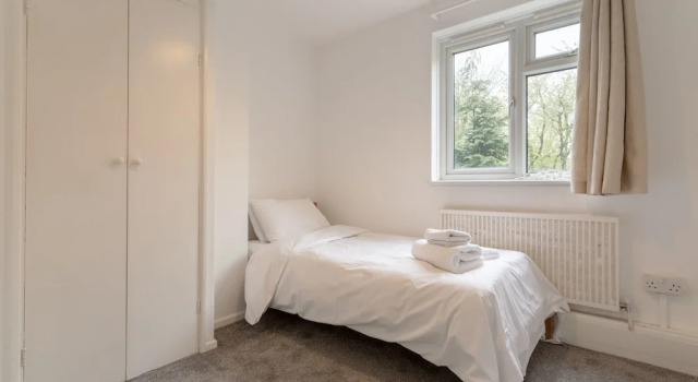 Lovely Wimbledon Family Apartment, Varaa Huoneisto Asunnot kohteessa Merseyside, Huoneisto