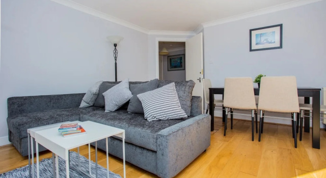 2 Bedroom Flat In East London, Забронировать Отель Отели Лондона с парковкой, рядом с Госпиталь Святого Варфоломея, Парковка