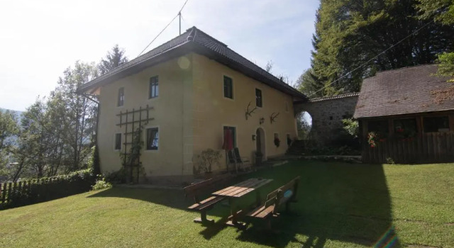 Апартаменты Ferienwohnungen Schloss Wasserleonburg