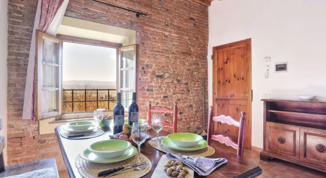 Luxurious Cottage in Palaia With Pool