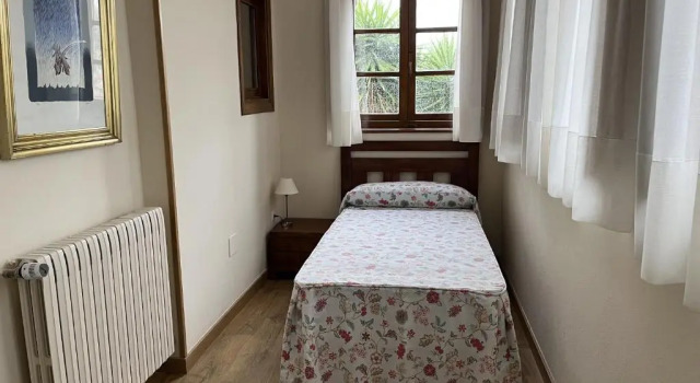 Трёхместный номер Standard Hotel Colonial de Santillana
