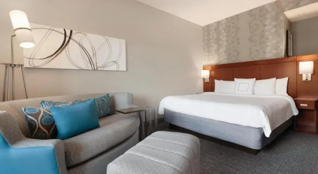 Номер Standard Courtyard Charlotte Airport North