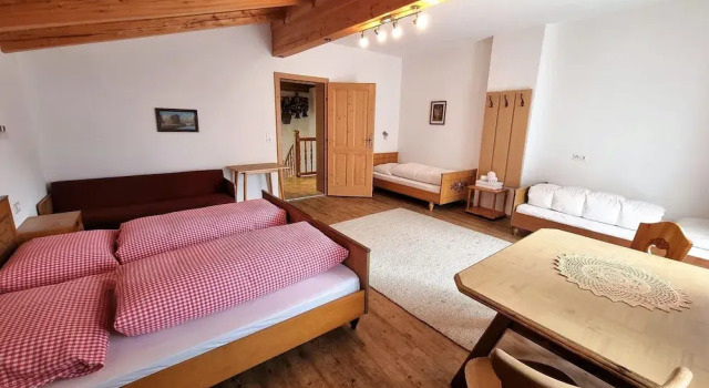 Holiday Home in Finkenberg With Terrace, Prenota Hotel Hotel a Tirolo con parcheggio, Parcheggio
