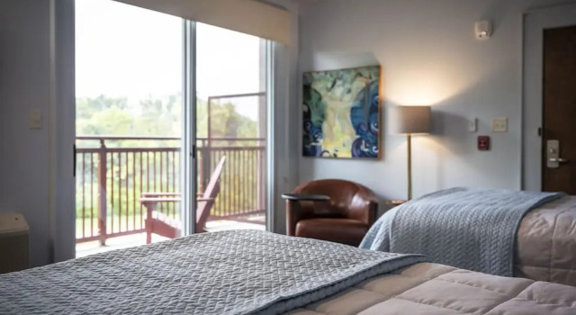 Четырёхместный номер Comfort Hotel Broad Ripple