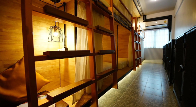 Женская капсула Sleep Owl Hostel