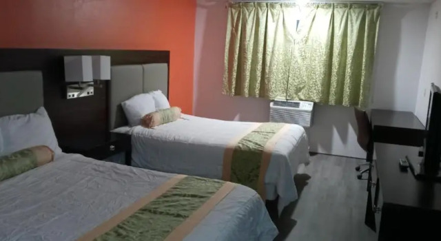 Четырёхместный номер Standard Nampa Inn & Suites