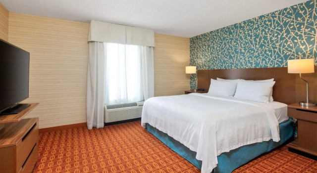 Fairfield Inn and Suites by Marriott Toronto Airport