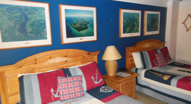 Stone Waters Inn, Prenota Affittacamere Bellaire Michigan
