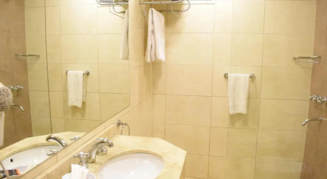 Четырёхместный номер Standard Ritz Hotel Mendoza
