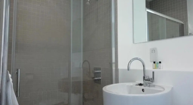 Апартаменты Leather Lane Serviced Apartments