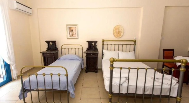 The Old Town hall, Prenota Hotel Parga 