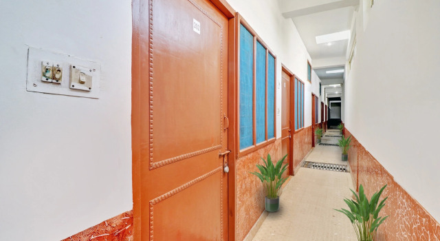 SPOT ON Ganpati Home Stays, Book Hotel Dehradun Uttarakhand