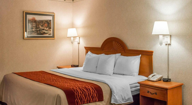 Номер Standard Comfort Inn Splash Harbor