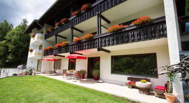 Семейный номер Standard с балконом Hotel Haus Sonnblick