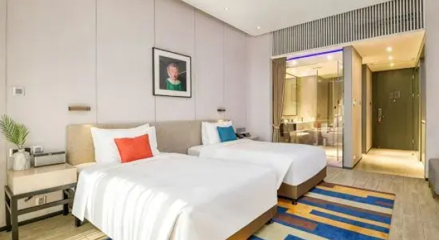 Standardowy pokój z widokiem na góry Lujiang Mega Hotel
