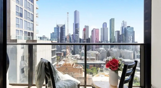 Апартаменты A Comfy 2BR Apt Near Melbourne Central, City Views