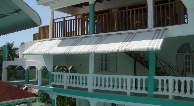 Diamond Villa Yoga & Wellness, Book Villa Hoteller i Montego Bay Coast med parkering, Parkering