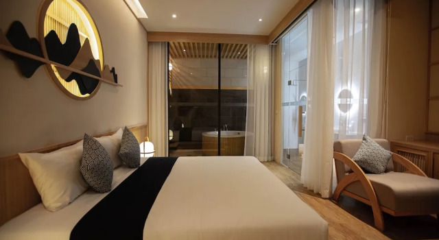 Номер Deluxe The Arch Phuket Hotel