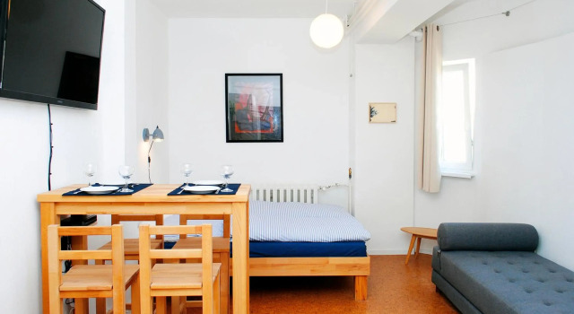 Appartement über dem Kino Toni, Prenota Appartamento Berlino Germania, vicino a Cimitero Ebraico a Weißensee