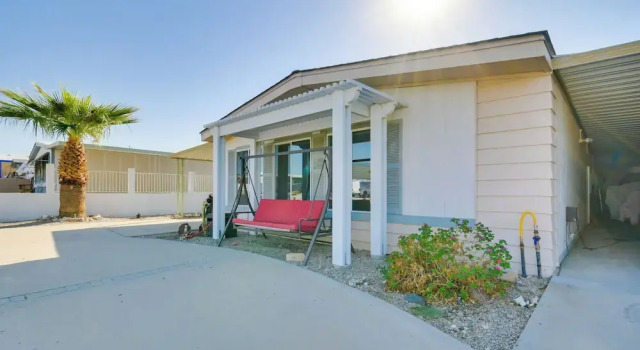 Коттедж 2 Mi to Lake Havasu: Pet-friendly Home w/ Grill!