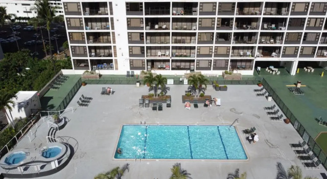 Апартаменты Beautiful 7th Floor with Partial Ocean Views | 1 Block to Beach | Free Parking & WIFI