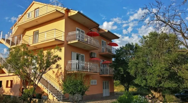 Marino - With Parking - A2, Забронировать Отель Винишче Trogir Riviera, рядом с Пляж Купиница