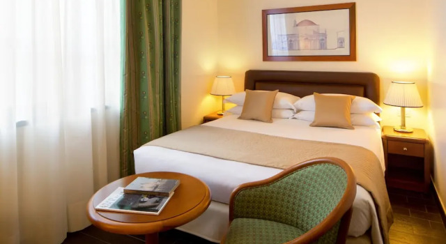 Одноместный номер Classic Starhotels Business Palace