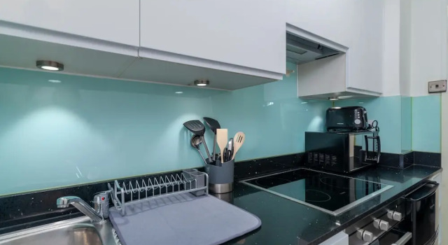 1 Bedroom For 2 In Covent Garden Central London, Забронировать Апартаменты/квартира Апартаменты Лондона, рядом с Памятник «Боудикка и ее дочери», Апартаменты/квартира